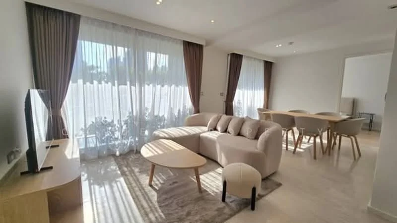 2 Bedroom condo in Craft Ploenchit