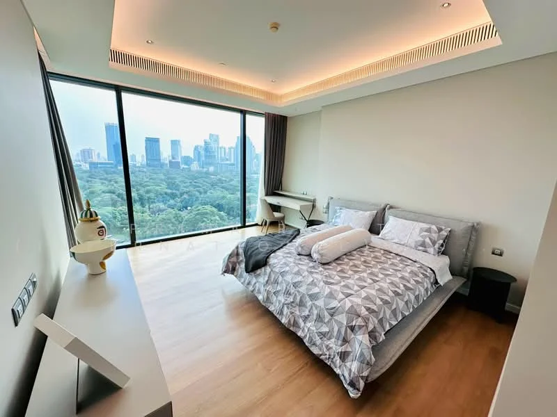 1 Bedroom condo in Sindhorn Tonson