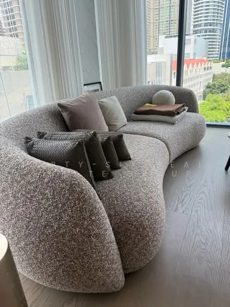 2 Bedroom condo in Scope Langsuan