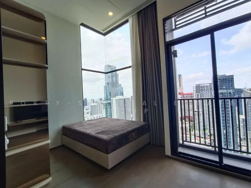 2 Bedroom condo in Park Origin Ratchathewi
