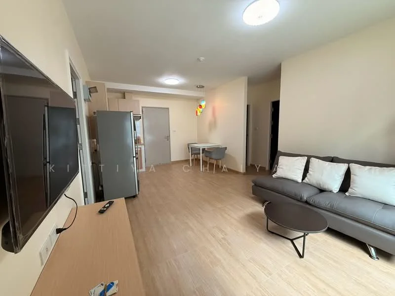 2 Bedroom condo in Phahol Metro