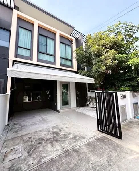 3 Bedroom condo in Pleno Sukhumvit-Bangna