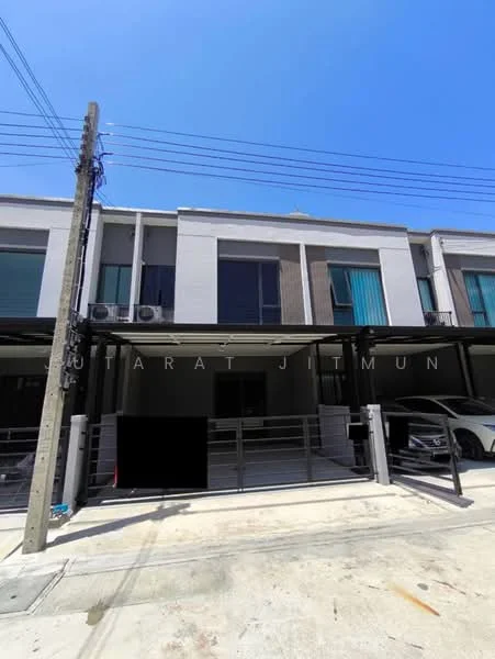 3 Bedroom condo in Pleno Sukhumvit-Bangna 3