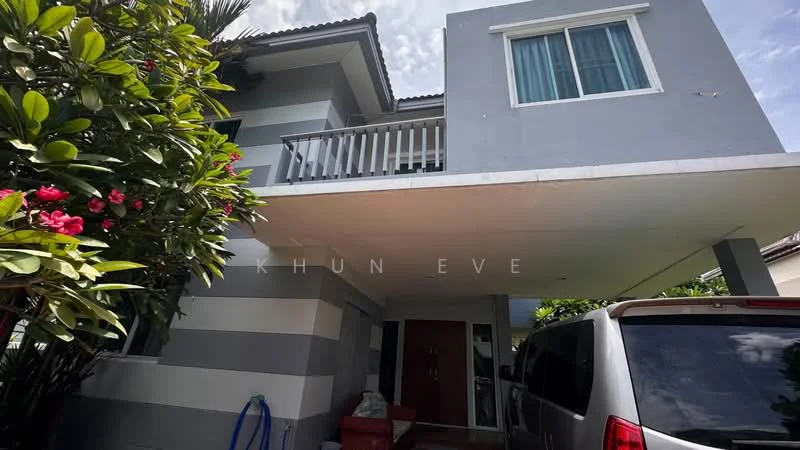 4 Bedroom condo in Villa Arcadia Srinakarin
