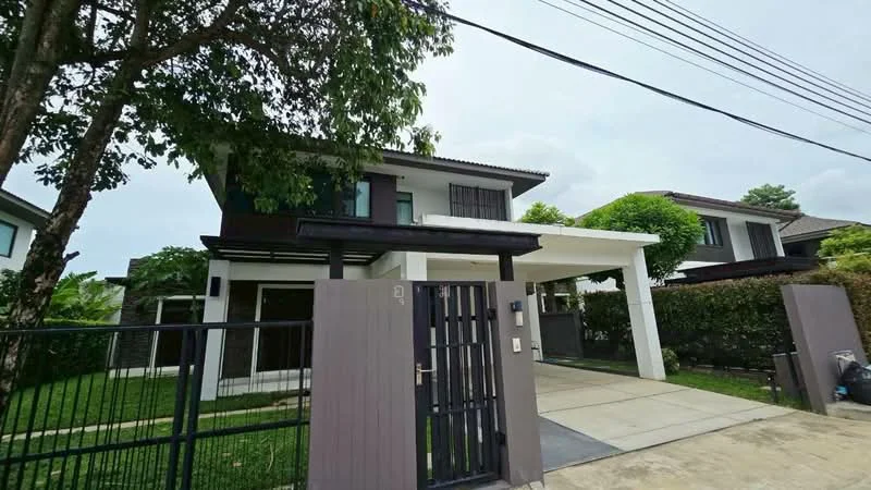 4 Bedroom condo in Mantana Bangna Km.7