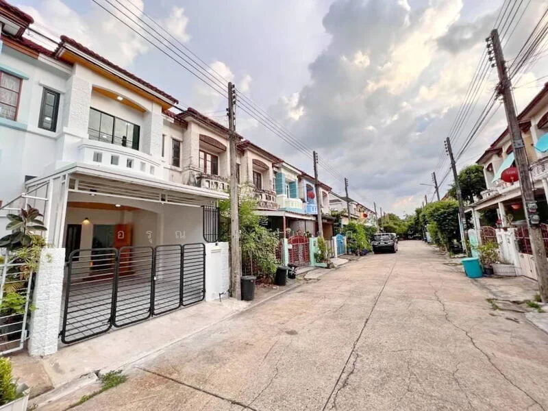 2 Bedroom condo in Moobaan Parichard 345