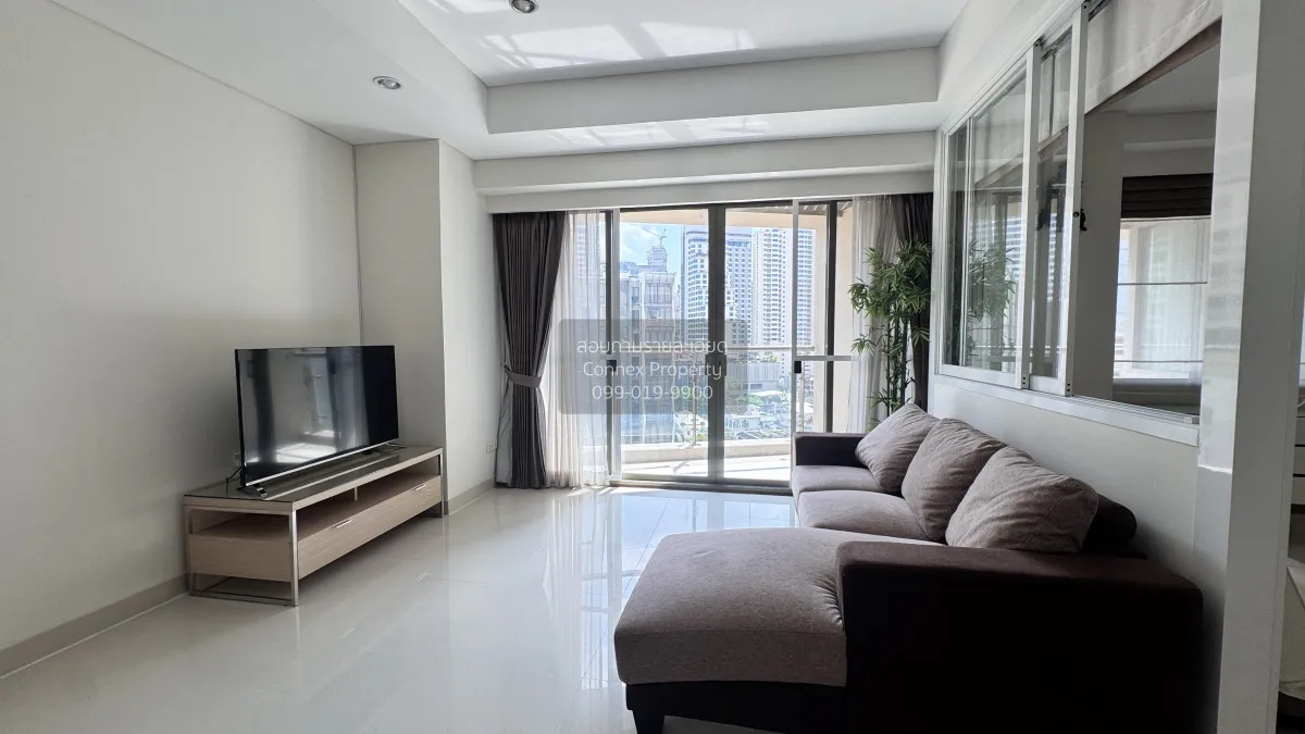 2 Bedroom condo in The Lakes