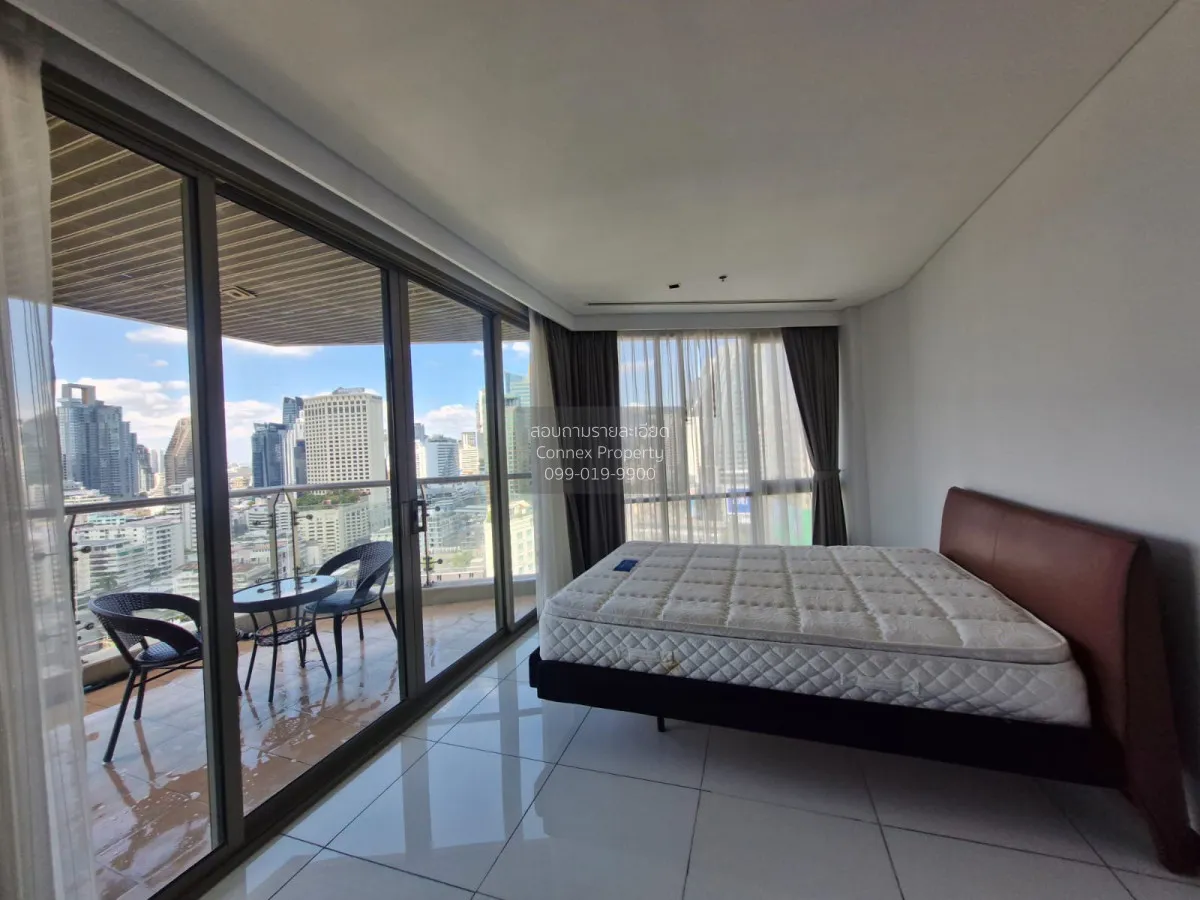 3 Bedroom condo in The Lakes