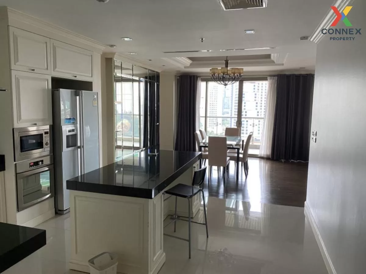 2 Bedroom condo in The Lakes