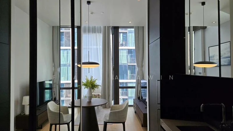 1 Bedroom condo in 28 Chidlom