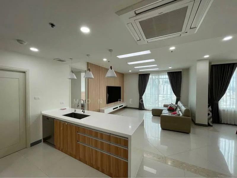 3 Bedroom condo in The Empire Place