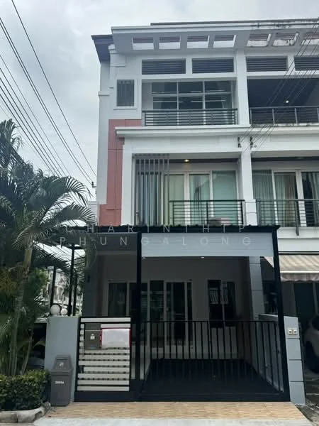 3 Bedroom condo in Baan Klang Muang Urbanion Rama 9-Ladprao