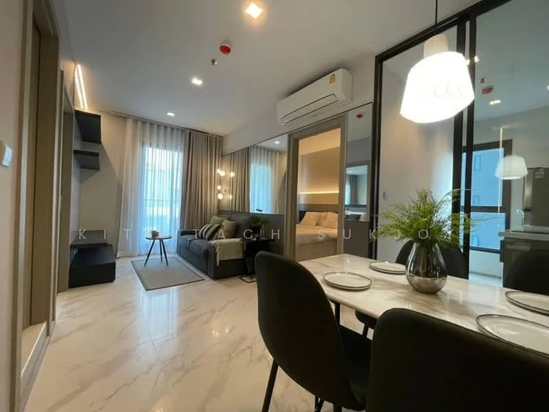 2 Bedroom condo in Life Asoke-Rama 9