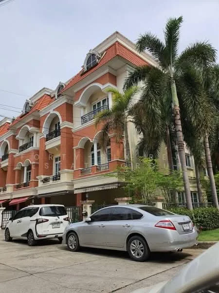 4 Bedroom condo in Casa City Ladprao