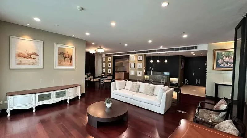 3 Bedroom condo in The Park Chidlom