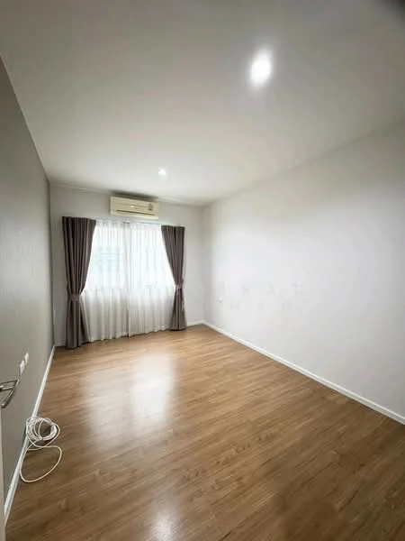 3 Bedroom condo in Baan Klang Muang Ladprao-Serithai