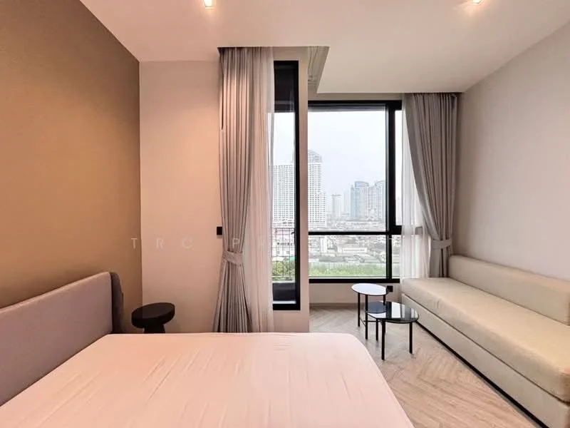 1 Bedroom condo in Chapter Charoennakhon–Riverside
