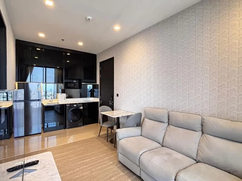 1 Bedroom condo in Noble Around Ari