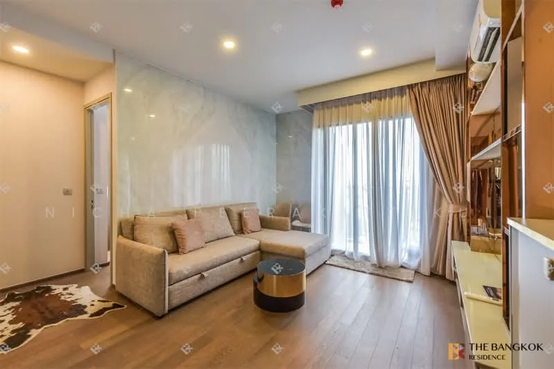 2 Bedroom condo in Park Origin Phayathai