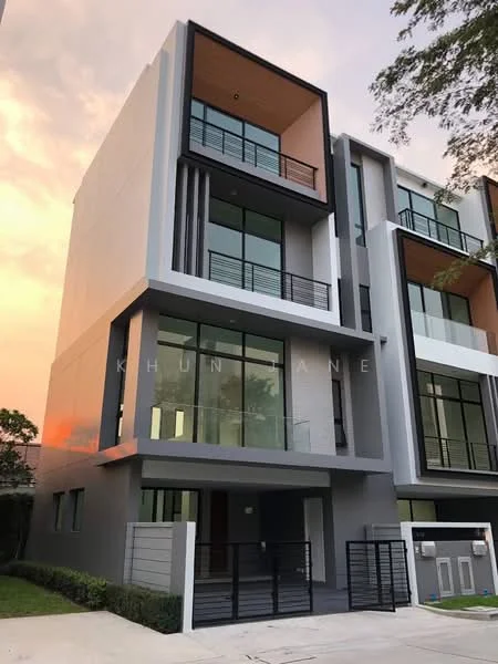 3 Bedroom condo in Nirvana Define Rama 9