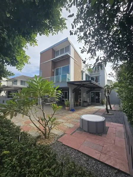 3 Bedroom condo in Home Place The Park Wongwan – Rama 9