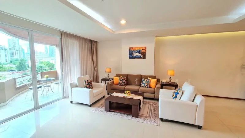 3 Bedroom condo in Piyathip Place