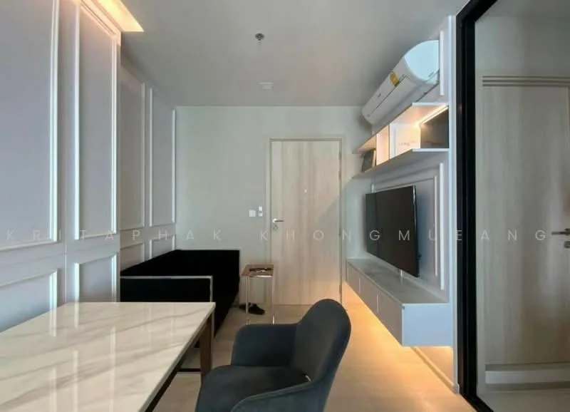 1 Bedroom condo in Life One Wireless