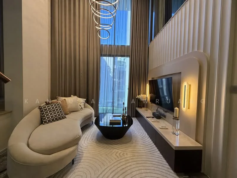 3 Bedroom condo in ASHTON Residence 41