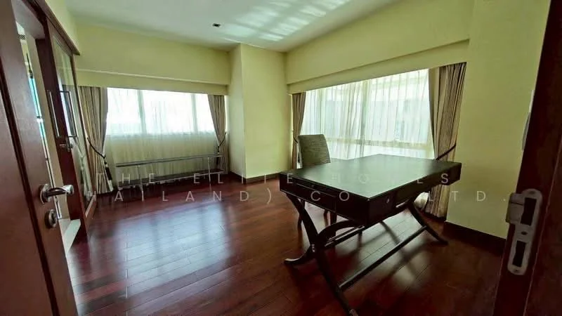 3 Bedroom condo in Le Raffine Jambunuda Sukhumvit 31