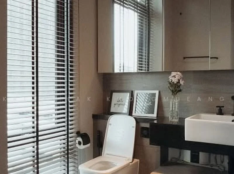 2 Bedroom condo in The Lofts Asoke