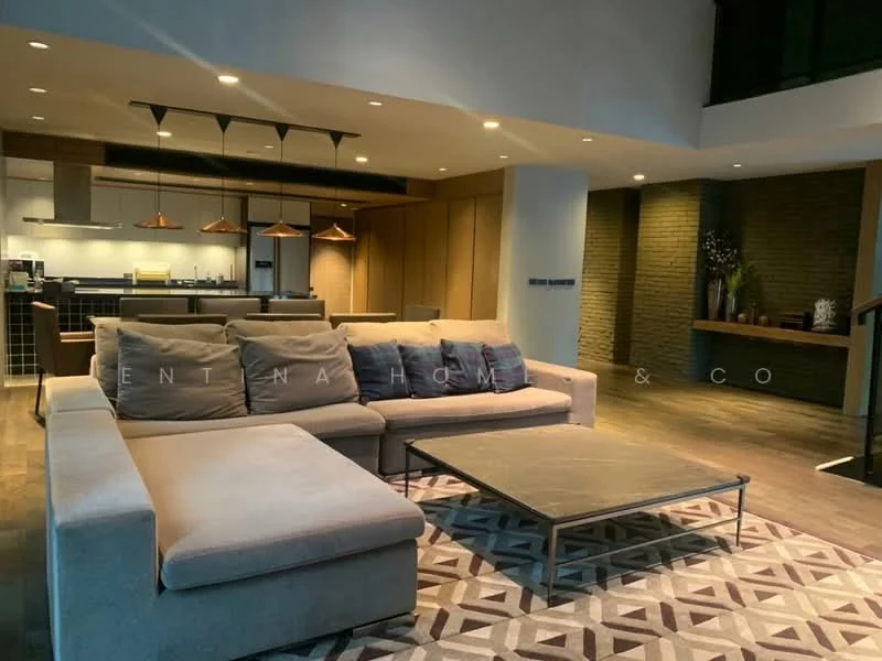3 Bedroom condo in Rende Sukhumvit 23