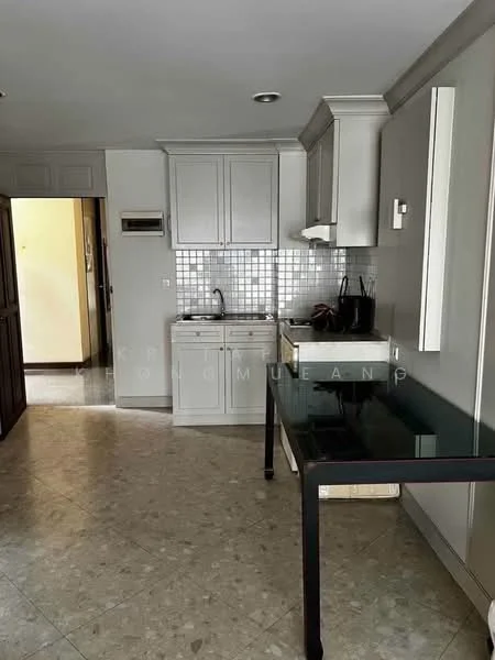 2 Bedroom condo in Green Point Silom