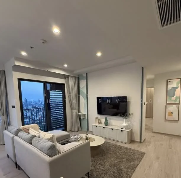 2 Bedroom condo in Reference Sathorn-Wongwianyai