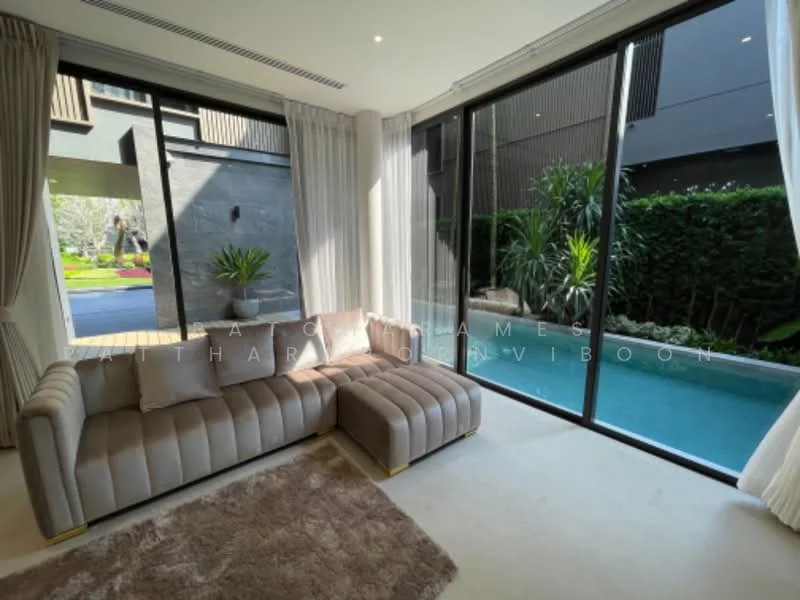 4 Bedroom condo in BuGaan Rama 9-Meng Jai