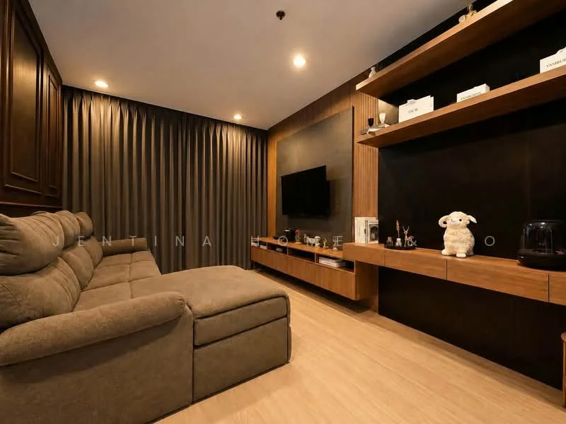 2 Bedroom condo in The Address Siam