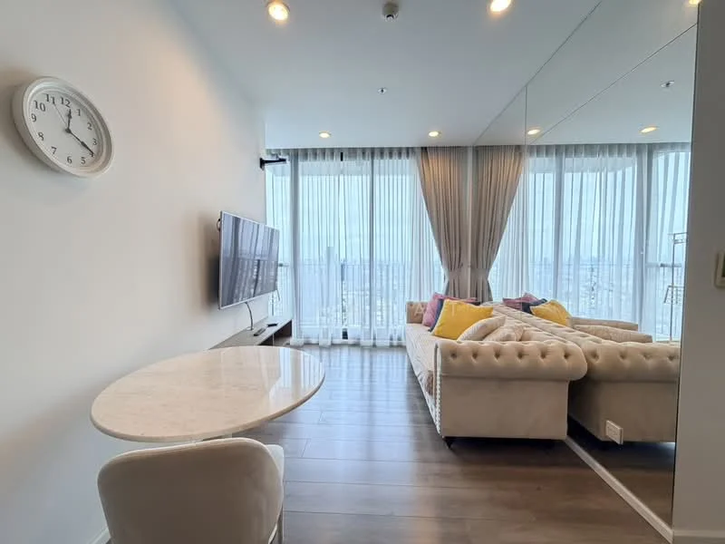 2 Bedroom condo in Whizdom Essence