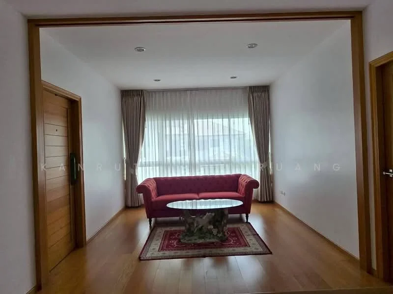 6 Bedroom condo in Nirvana Icon Wongwaen - Rama 9