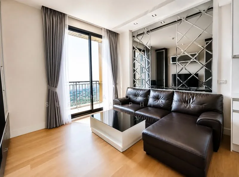 2 Bedroom condo in Equinox Phahol Vibha