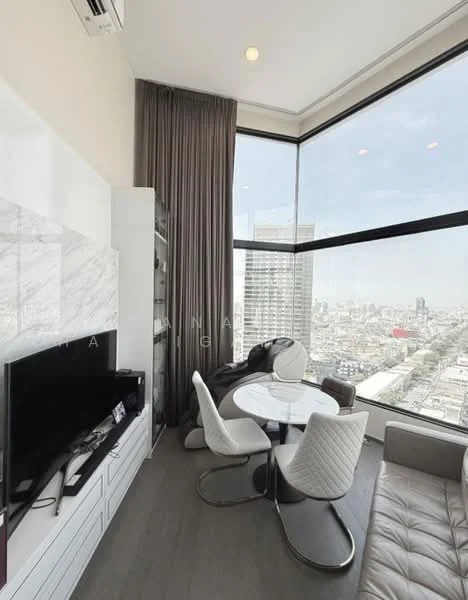 2 Bedroom condo in Park Origin Chula-Samyan