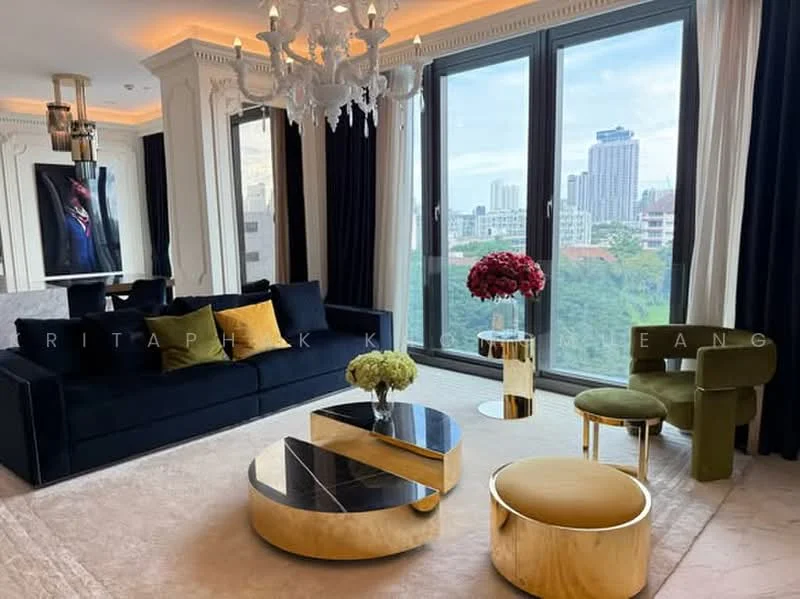 2 Bedroom condo in The Monument Thonglor