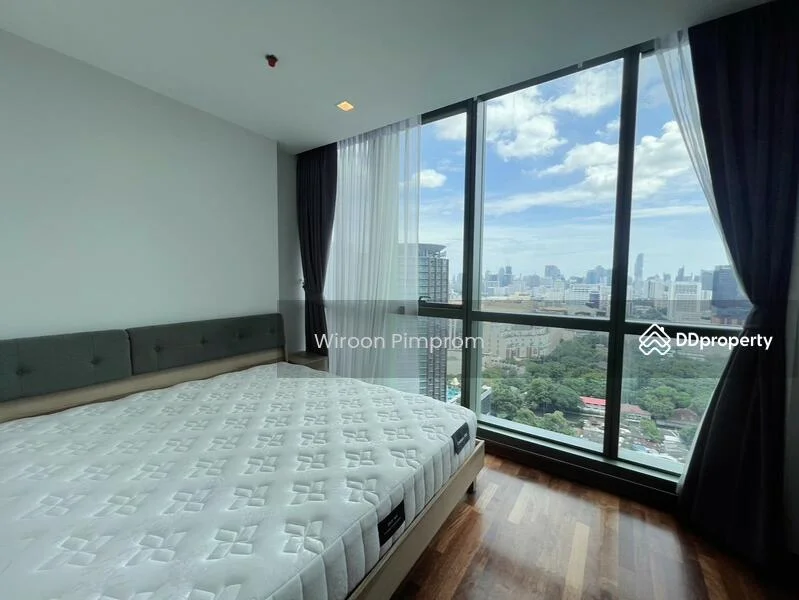 2 Bedroom condo in Wish Signature Midtown Siam