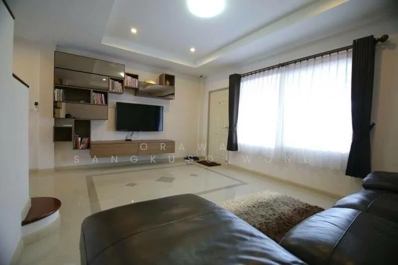 3 Bedroom condo in Supalai Park Ville Ramintra 23