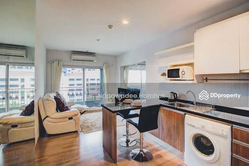 2 Bedroom condo in 15 Sukhumvit Residences