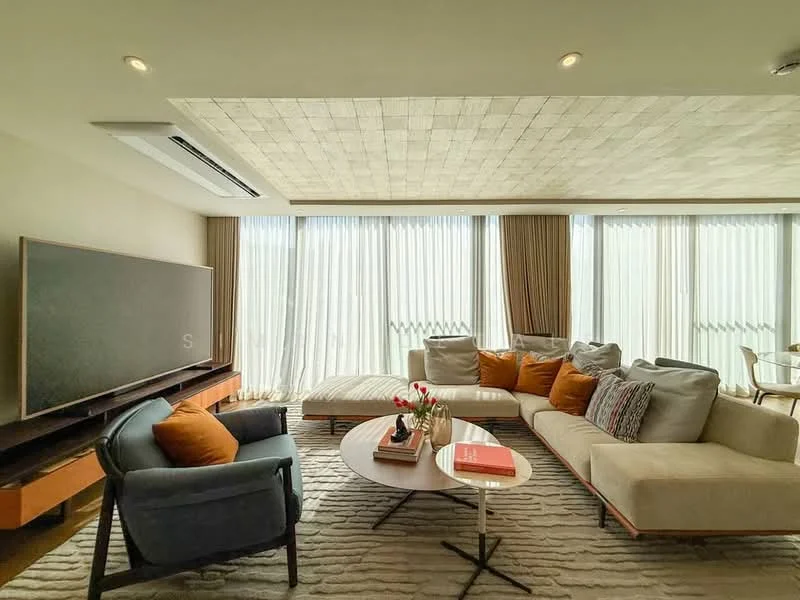 3 Bedroom condo in Via 34