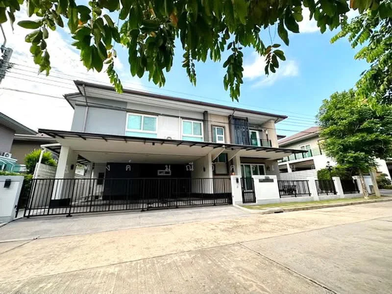 4 Bedroom condo in Laddarom Bangna