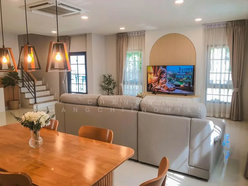 4 Bedroom condo in Centro Bangna