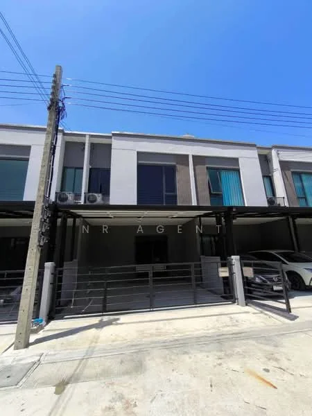 3 Bedroom condo in Pleno Sukhumvit-Bangna 3