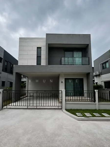 3 Bedroom condo in Centro Bangna