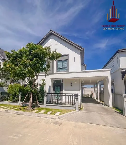 4 Bedroom condo in Centro Bangna