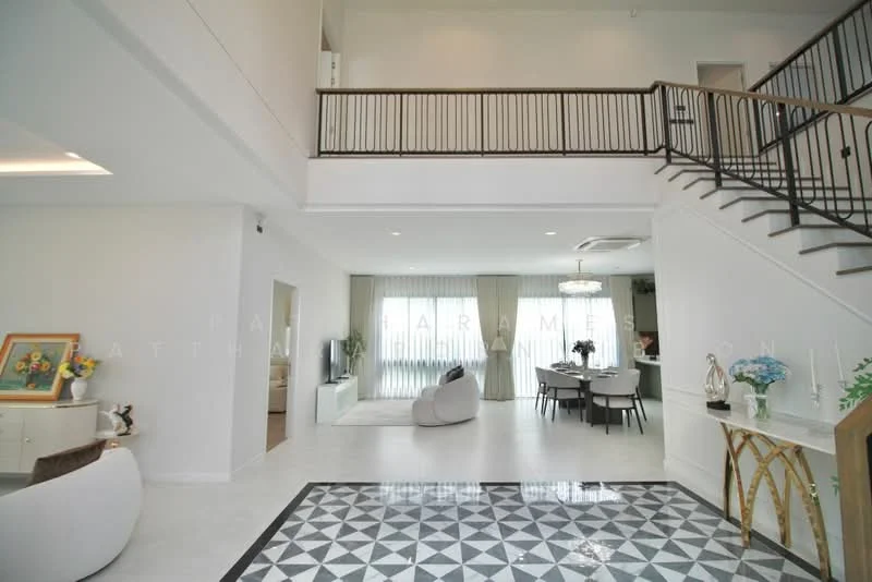 5 Bedroom condo in Setthasiri Bangna Km.10